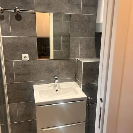 Sympas Et Confortables Pres De Paris Apartamento Nanterre